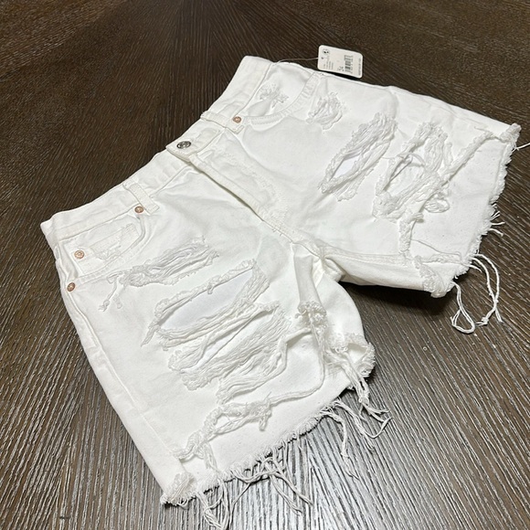 Free People We The Free Optic White Distressed 4” Shorts,‎ Women’s Size 24 - Picture 8 of 14